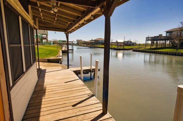 803 County Road 202, Sargent, TX 77414
