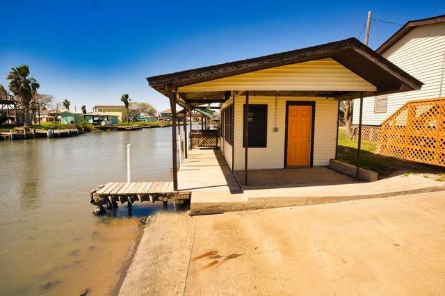 803 County Road 202, Sargent, TX 77414