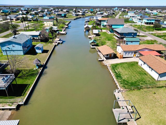 803 County Road 202, Sargent, TX 77414