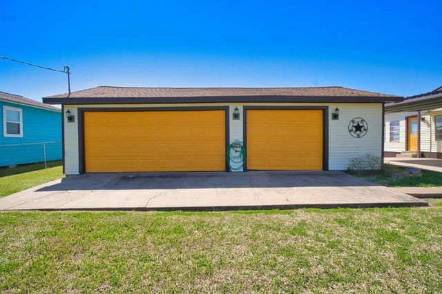 803 County Road 202, Sargent, TX 77414