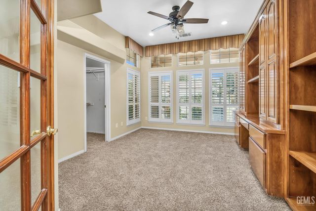 5105 Southshore Drive, Bakersfield, CA 93312