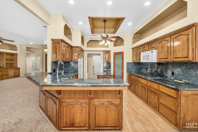 5105 Southshore Drive, Bakersfield, CA 93312