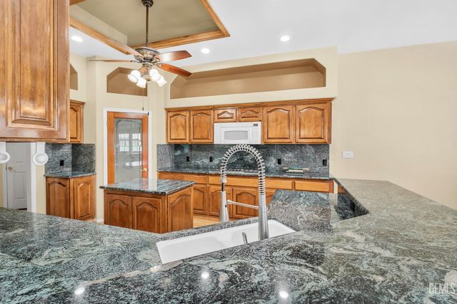 5105 Southshore Drive, Bakersfield, CA 93312