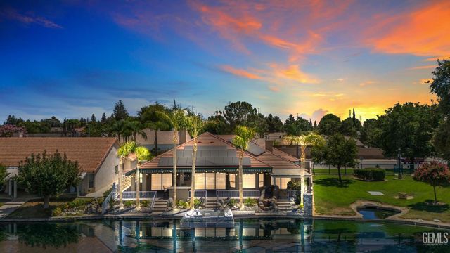 5105 Southshore Drive, Bakersfield, CA 93312