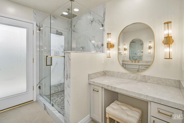 5105 Southshore Drive, Bakersfield, CA 93312