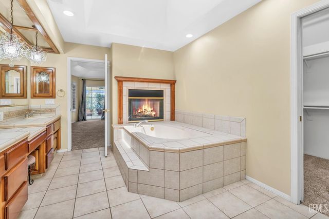 5105 Southshore Drive, Bakersfield, CA 93312