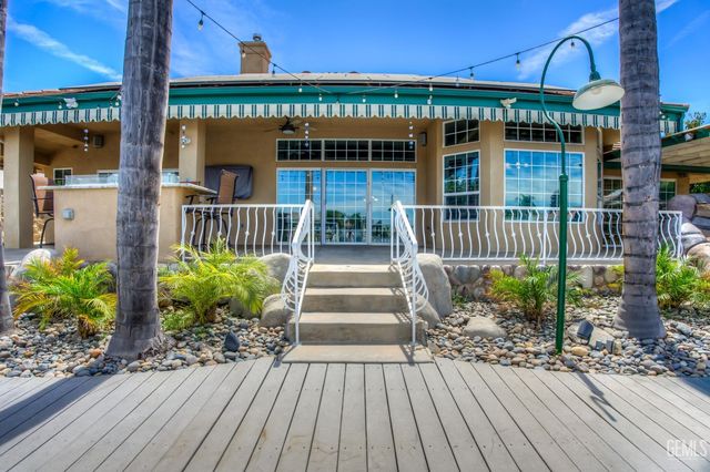 5105 Southshore Drive, Bakersfield, CA 93312