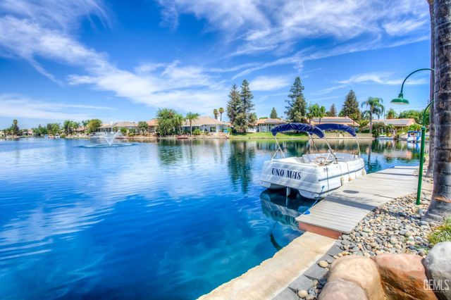 5105 Southshore Drive, Bakersfield, CA 93312