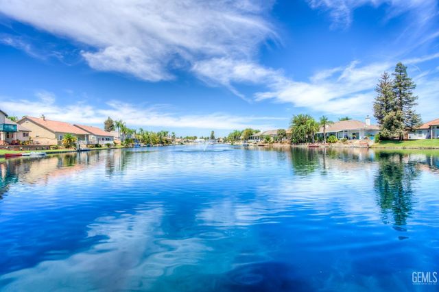 5105 Southshore Drive, Bakersfield, CA 93312