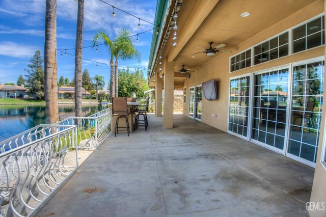 5105 Southshore Drive, Bakersfield, CA 93312