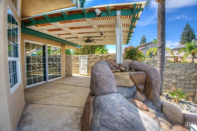 5105 Southshore Drive, Bakersfield, CA 93312