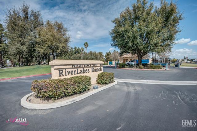 5105 Southshore Drive, Bakersfield, CA 93312
