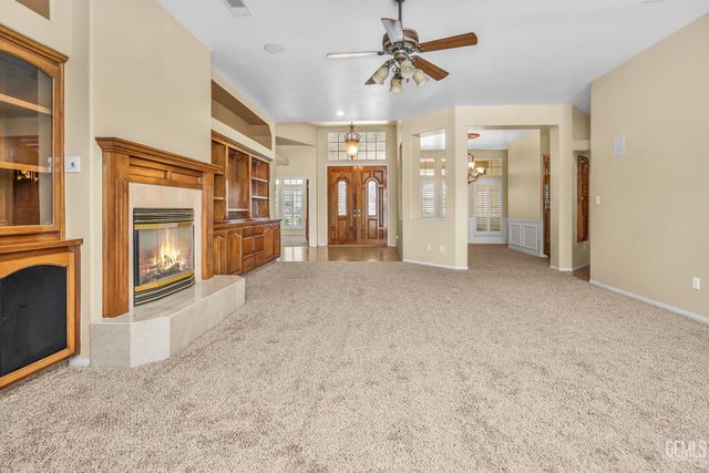 5105 Southshore Drive, Bakersfield, CA 93312