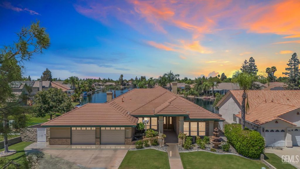 5105 Southshore Drive, Bakersfield, CA 93312