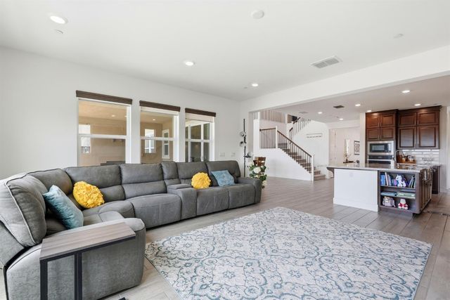 4340 Hummingbird Cir, Folsom, CA 95630