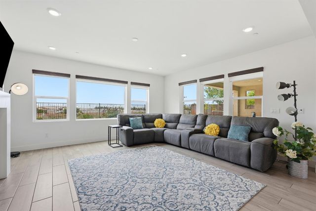 4340 Hummingbird Cir, Folsom, CA 95630