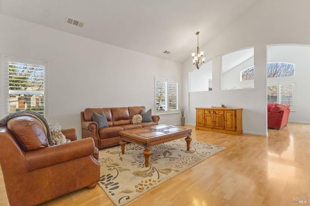 562 Citadel Ct, Fairfield, CA 94534