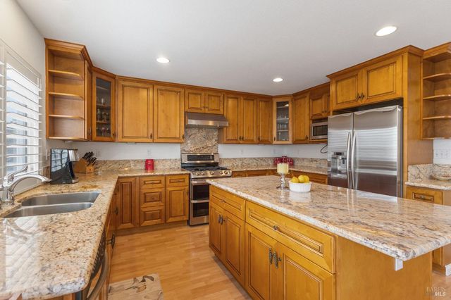 562 Citadel Ct, Fairfield, CA 94534