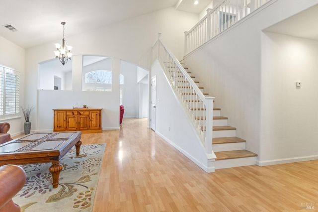 562 Citadel Ct, Fairfield, CA 94534