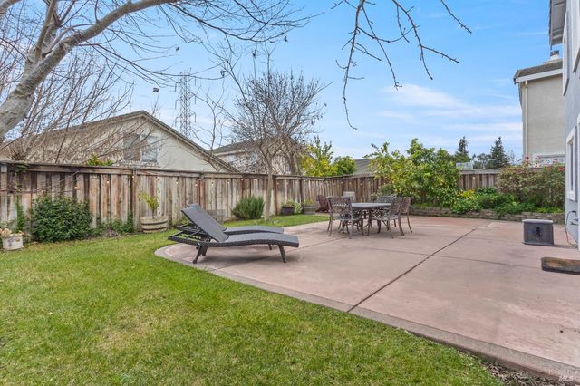 562 Citadel Ct, Fairfield, CA 94534