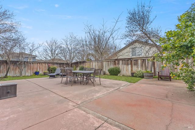 562 Citadel Ct, Fairfield, CA 94534