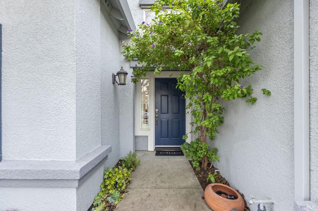 562 Citadel Ct, Fairfield, CA 94534