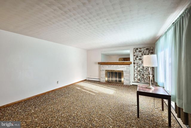 1365 BURKHOLDER RD, Red Lion, PA 17356