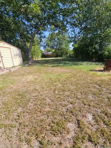 315 W SOUTHCROSS BLVD, San Antonio, TX 78221