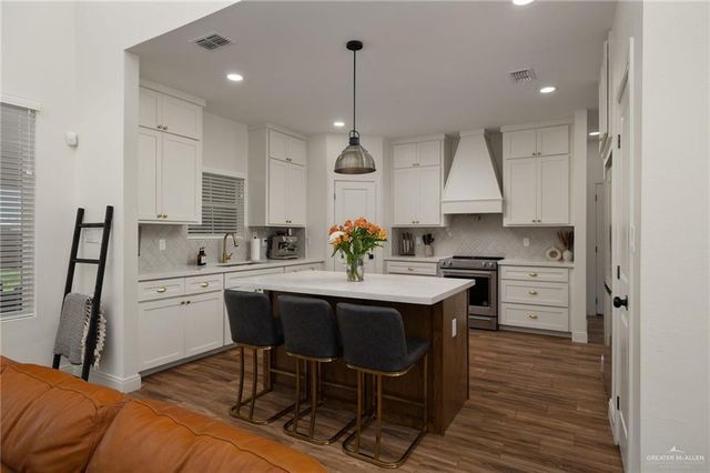 3101 E Iverson Avenue, Edinburg, TX 78542