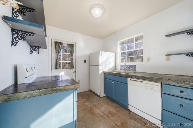 405 N Industrial Avenue, Sand Springs, OK 74063