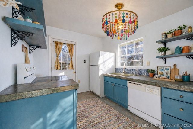 405 N Industrial Avenue, Sand Springs, OK 74063