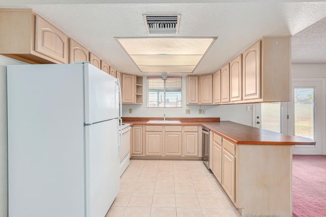 1432 S Oracle, Mesa, AZ 85204