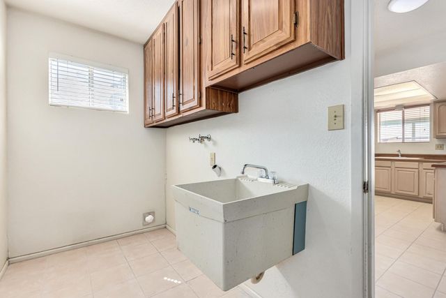 1432 S Oracle, Mesa, AZ 85204