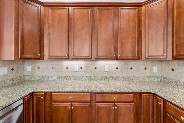 637 Claire LN, Newport News, VA 23602