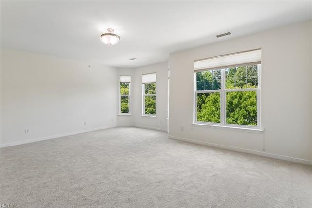 637 Claire LN, Newport News, VA 23602