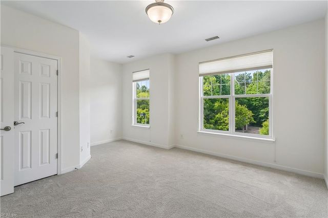 637 Claire LN, Newport News, VA 23602
