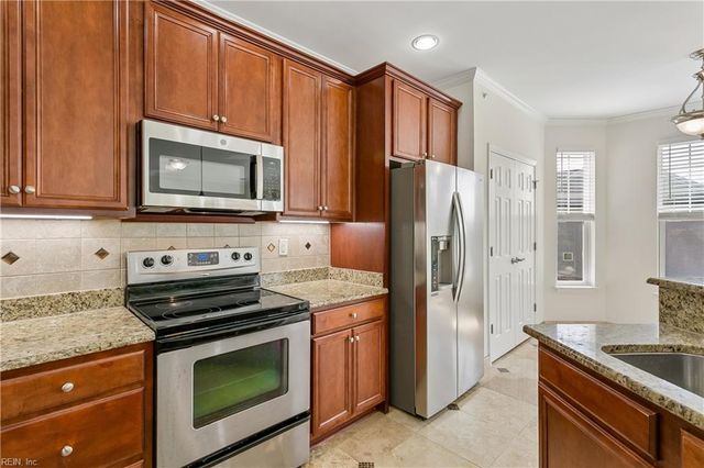 637 Claire LN, Newport News, VA 23602