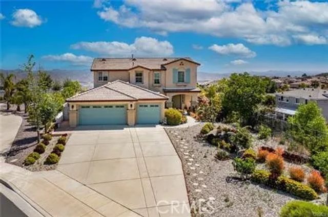 29240 Willow Ridge Court, Lake Elsinore, CA 92530