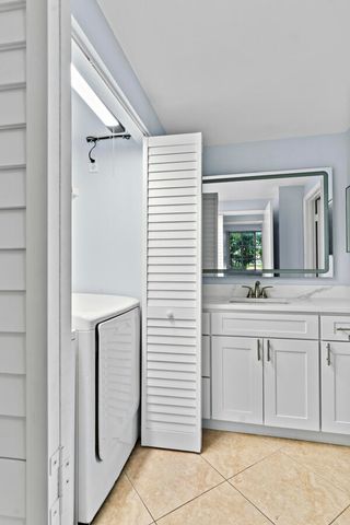 123 Yacht Club Way 207, Hypoluxo, FL 33462