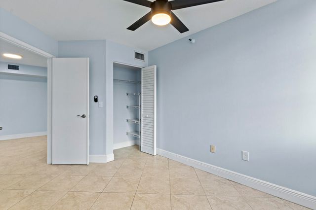 123 Yacht Club Way 207, Hypoluxo, FL 33462