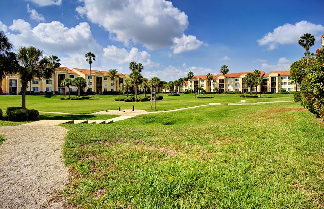 123 Yacht Club Way 207, Hypoluxo, FL 33462