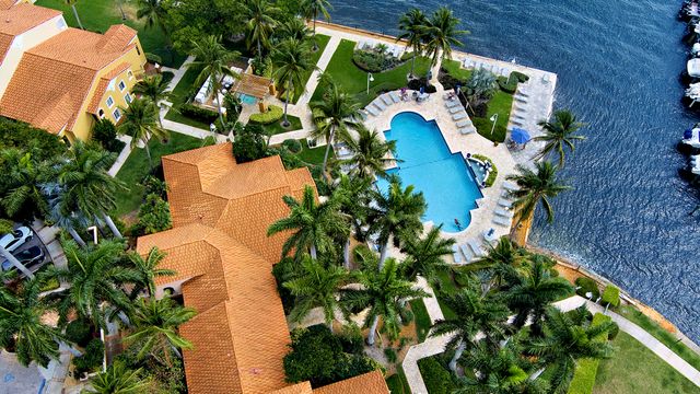 123 Yacht Club Way 207, Hypoluxo, FL 33462