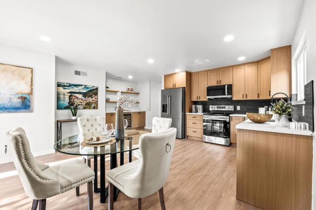 1986 Camperdown Way, San Jose, CA 95121