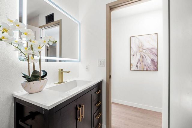 1986 Camperdown Way, San Jose, CA 95121