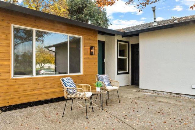 1986 Camperdown Way, San Jose, CA 95121