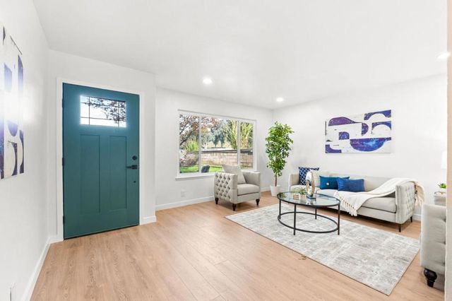 1986 Camperdown Way, San Jose, CA 95121