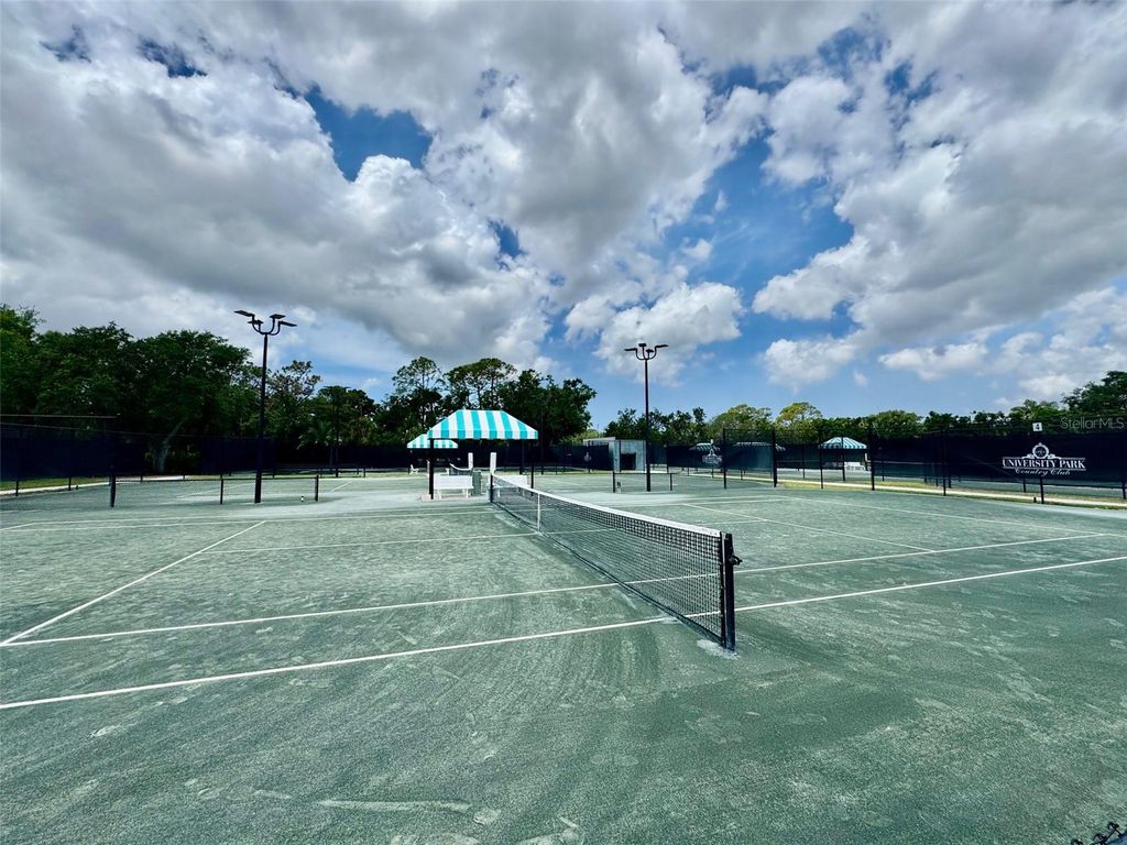 7330 KENSINGTON COURT