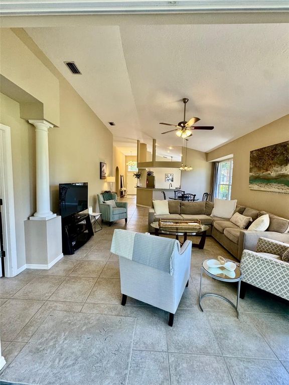 7330 KENSINGTON COURT