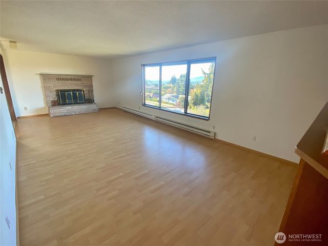 3700 Harbel Drive NE, Bremerton, WA 98310