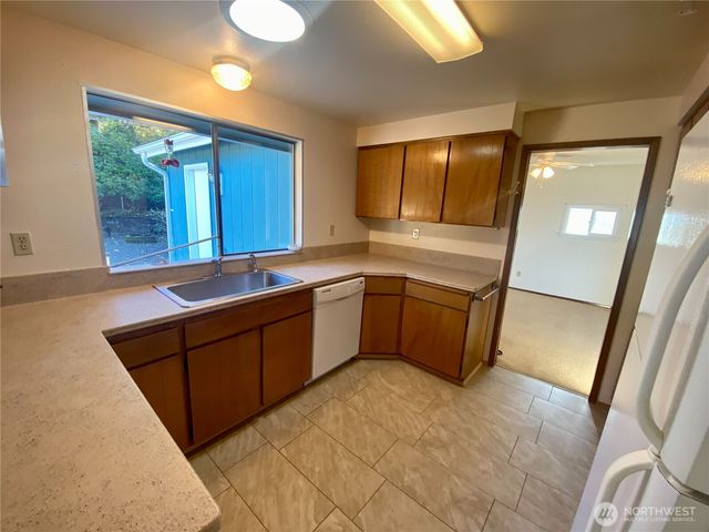 3700 Harbel Drive NE, Bremerton, WA 98310
